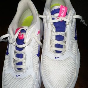 Women’s Sneakers